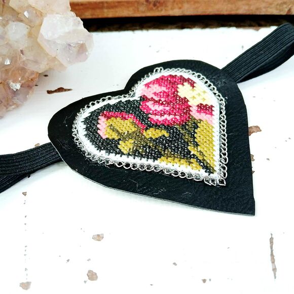 OOAK Rose Heart Beaded Eye Patch, Adjustable Costume Accessory Vision Ocular Aid - Picture 4 of 5